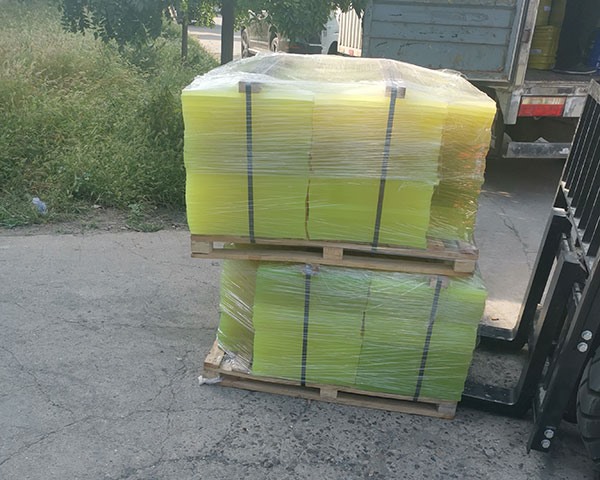 ประดิษฐ์แผ่นโพลียูรีเทนป้องกันไฟฟ้าสถิต