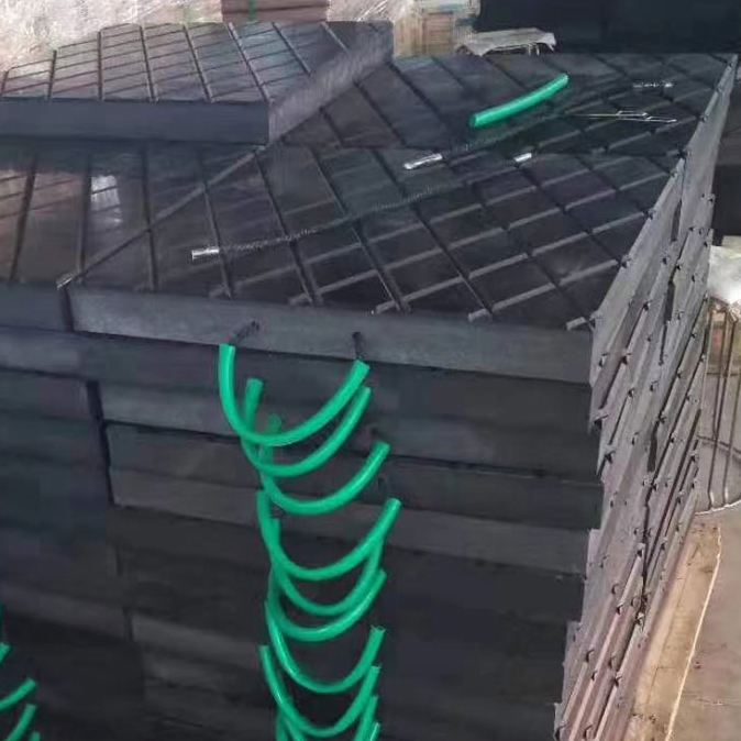 แผ่นรองขาตั้งเครนเคลื่อนที่