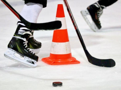 แผ่นรองฝึกซ้อมฮอกกี้พร้อม Rebounder