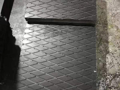 แผ่นรองขาตั้งเครนแบบคอมโพสิต