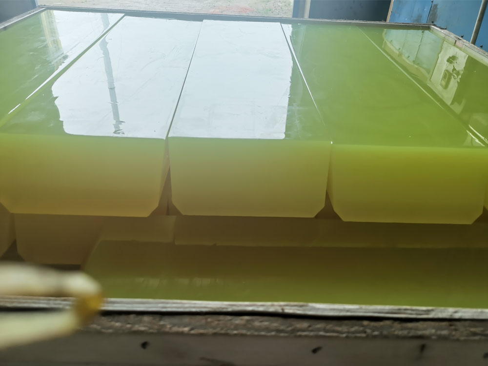 แผ่นโพลียูรีเทนป้องกันไฟฟ้าสถิต Anti-static Polyurethane Sheet