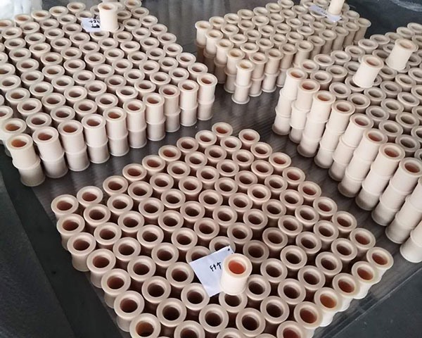 แผ่นไนลอนที่มีปริมาณน้ำมันสูง แผ่นซับคอมโพสิตไนลอน High Oil Content Nylon Plate Nylon Composite Liner Plate